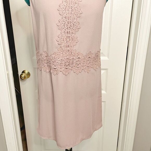 Leith Lace Crochet Sleeveless Slip Lightweight Unlined Knee Length Shift Dress - Picture 7 of 11